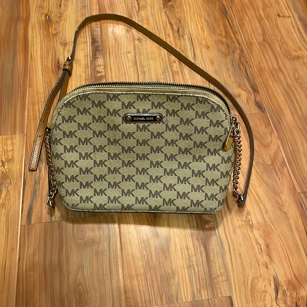 MK cross body